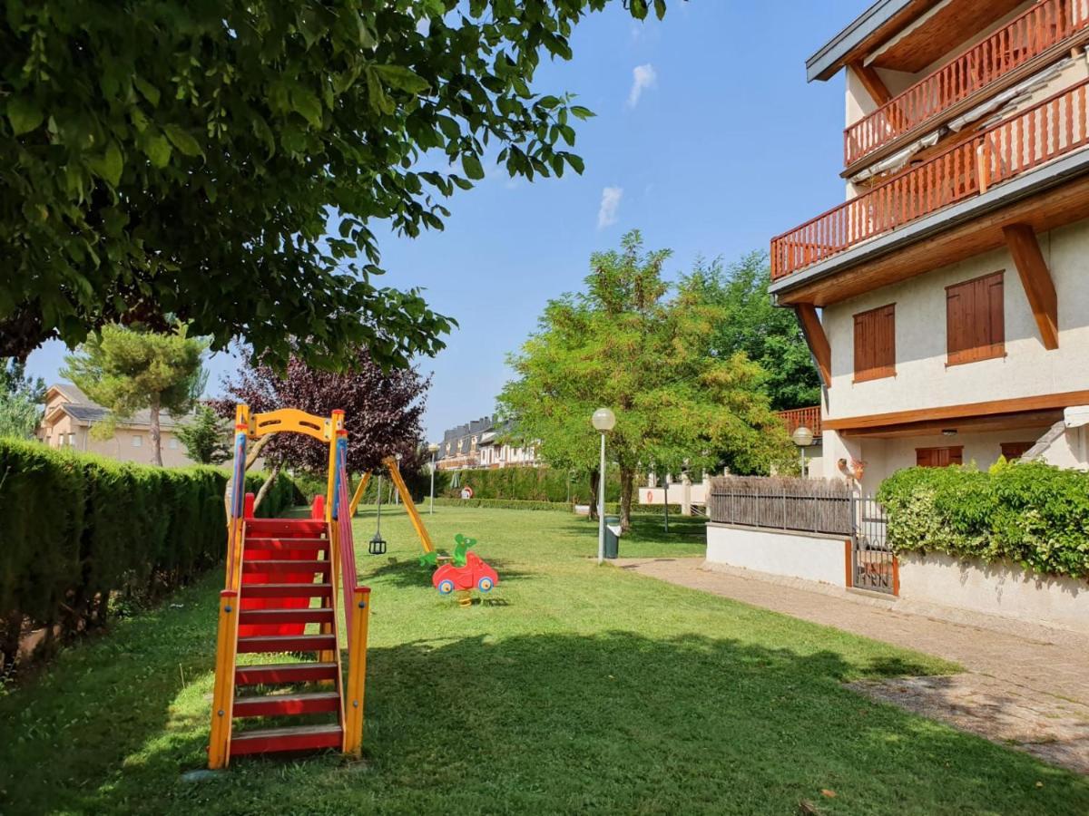 Apartamento Goxoa Jaca Exterior foto